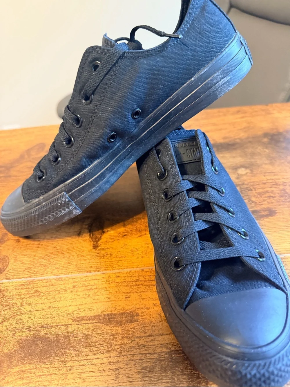 Converse all black